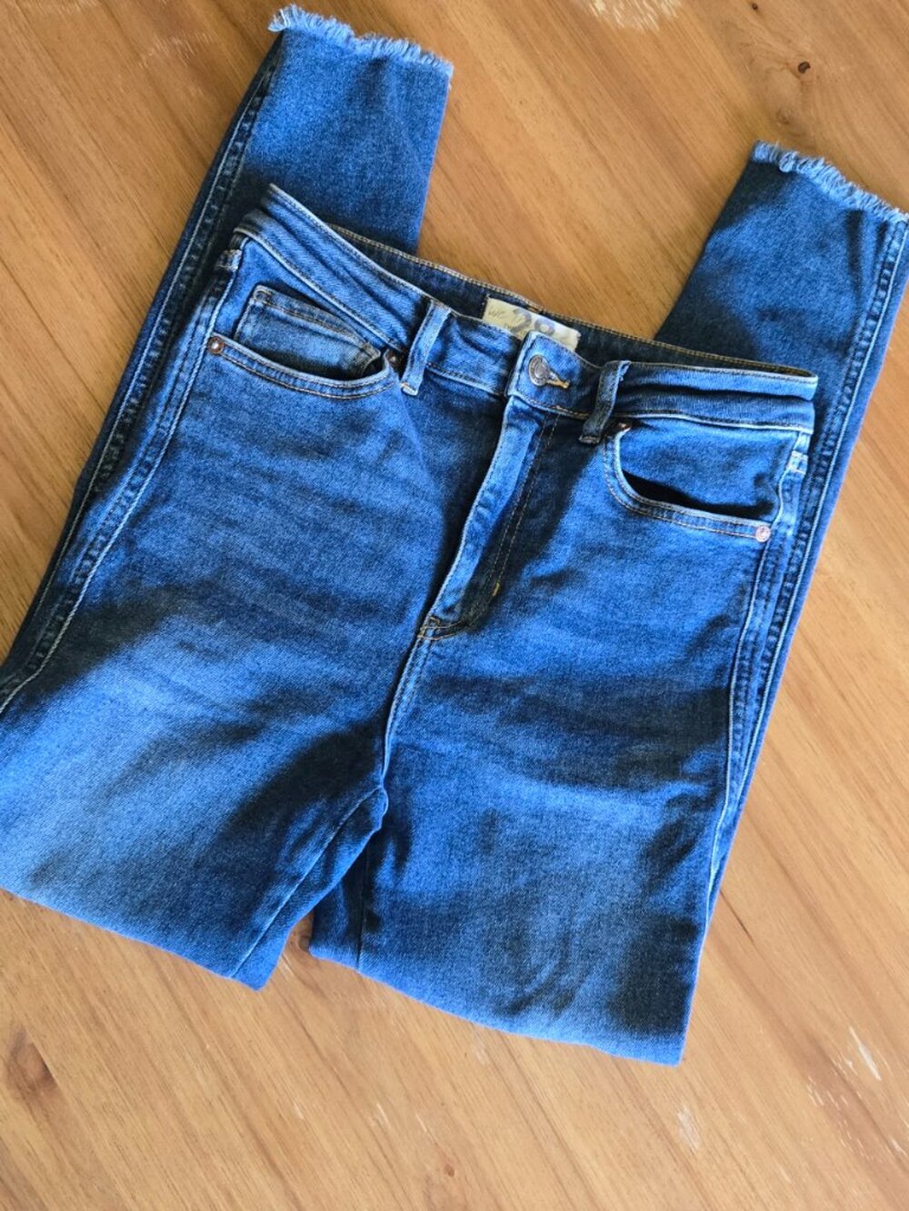 we the free | medium wash raw hem skinny jeans | size 28 - Picture 6 of 6